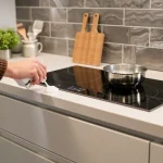 Inductiekookplaat schoonmaken met Dasty: zo pak je het aan